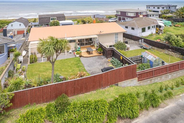 Photo of property in 4 Kapiti Terrace, Castlecliff, Whanganui, 4501