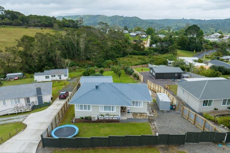 Photo of property in 8 Smeath Road, Kawakawa, 0210