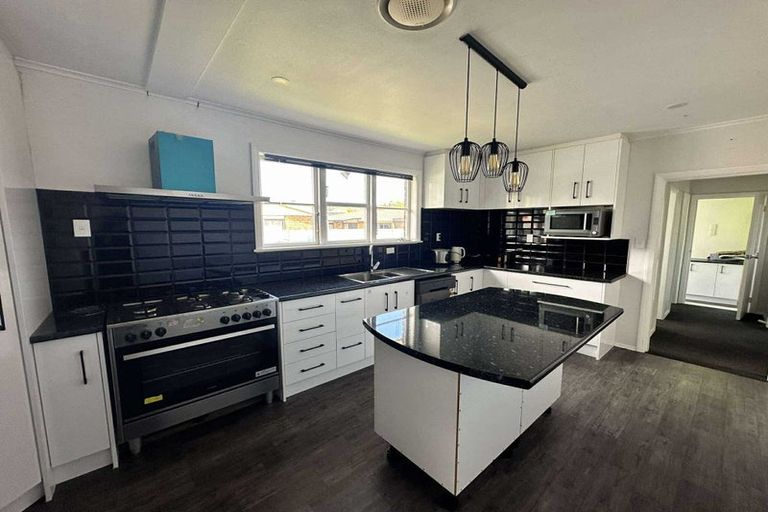 Photo of property in 39 Ararino Street, Trentham, Upper Hutt, 5018