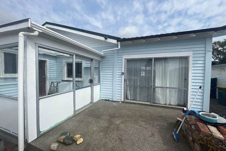 Photo of property in 6 Strange Street, Waitara, 4320
