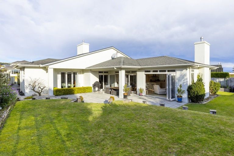 Photo of property in 25 Magnolia Rise, Waipahihi, Taupo, 3330