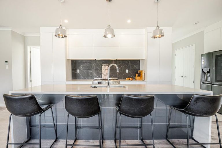 Photo of property in 16 Walter Ruddock Avenue, Kumeu, 0810