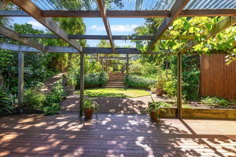 Photo of property in 11 Clinton Road, Tawharanui Peninsula, Warkworth, 0986