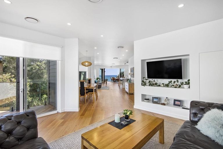 Photo of property in 208 Vipond Road, Stanmore Bay, Whangaparaoa, 0932