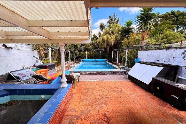 Photo of property in 15 Sorrel Crescent, Bucklands Beach, Auckland, 2012