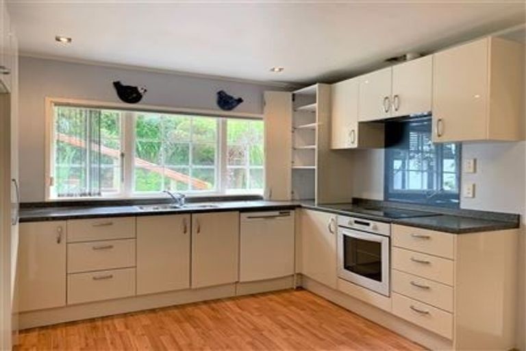 Photo of property in 28 Matipo Road, Mairangi Bay, Auckland, 0630