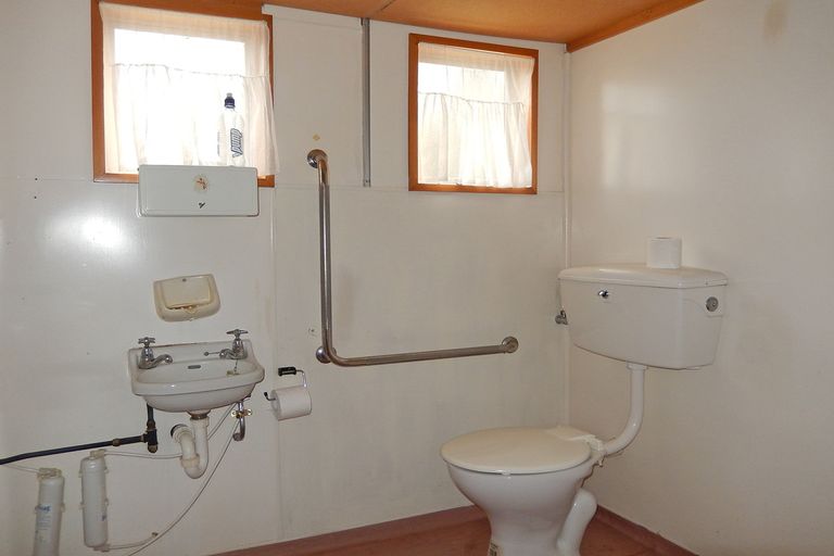 Photo of property in 23 Ross Road, Herbert, 9495