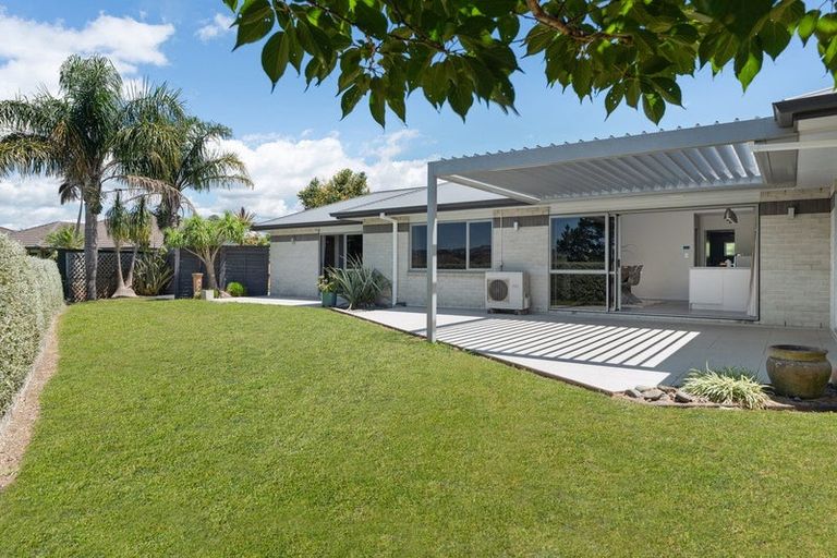 Photo of property in 15 Dove Place, Pyes Pa, Tauranga, 3112