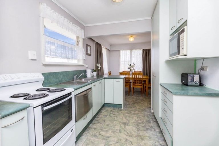 Photo of property in 42 Kashmir Avenue, Clouston Park, Upper Hutt, 5018