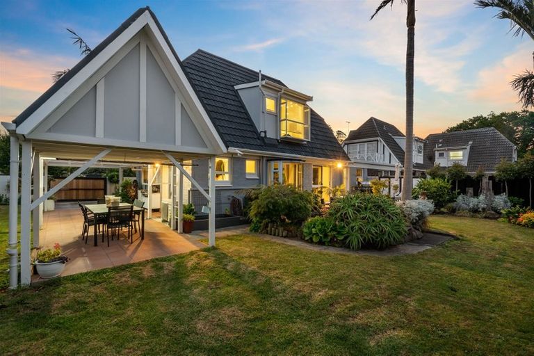 Photo of property in 6 Oakland Avenue, Papatoetoe, Auckland, 2025