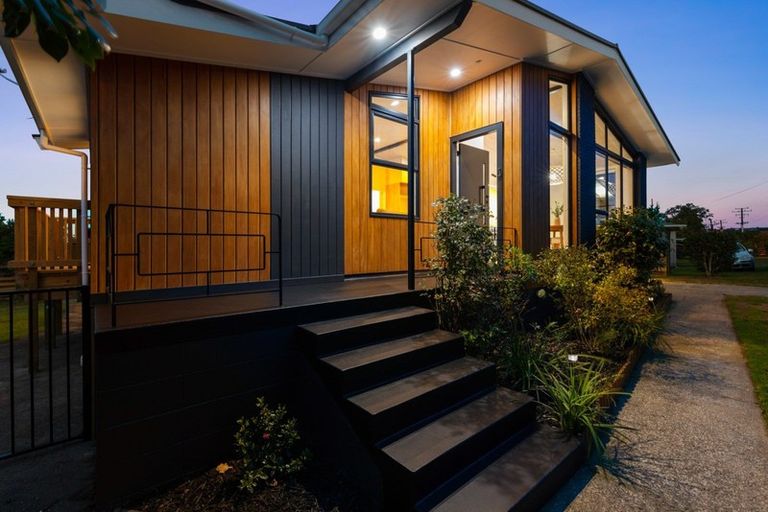 Photo of property in 420 Pukehangi Road, Pomare, Rotorua, 3015