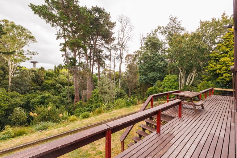 Photo of property in 5 Fernwood Place, Fitzherbert, Palmerston North, 4410