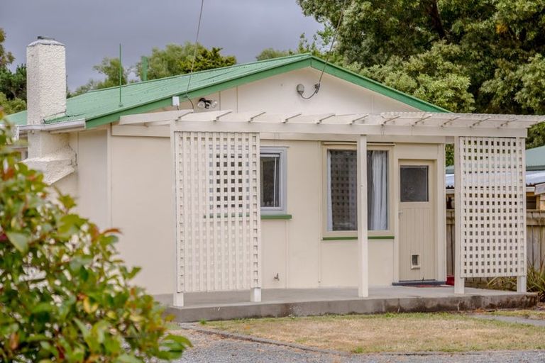 Photo of property in 27 Oxford Street, Lansdowne, Masterton, 5810
