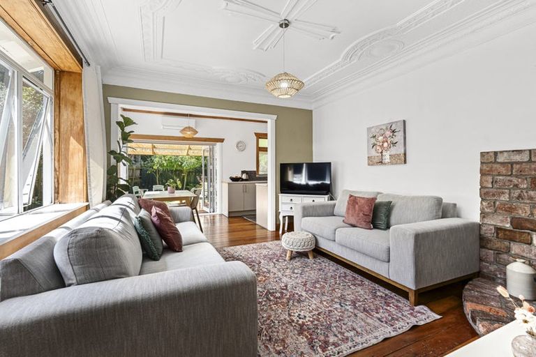 Photo of property in 15a Sycamore Grove, Lower Vogeltown, New Plymouth, 4310