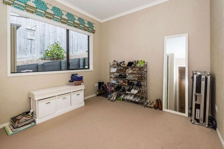 Photo of property in 26 Kilkelly Avenue, Pinehill, Auckland, 0632