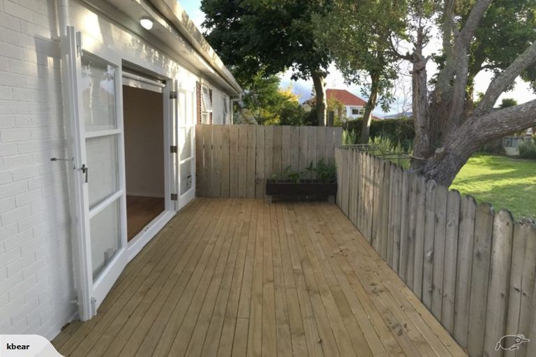 Photo of property in 2/4 Sydney Street, Hauraki, Auckland, 0622