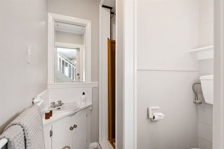 Photo of property in 12 Glamis Place, Cashmere, Christchurch, 8022