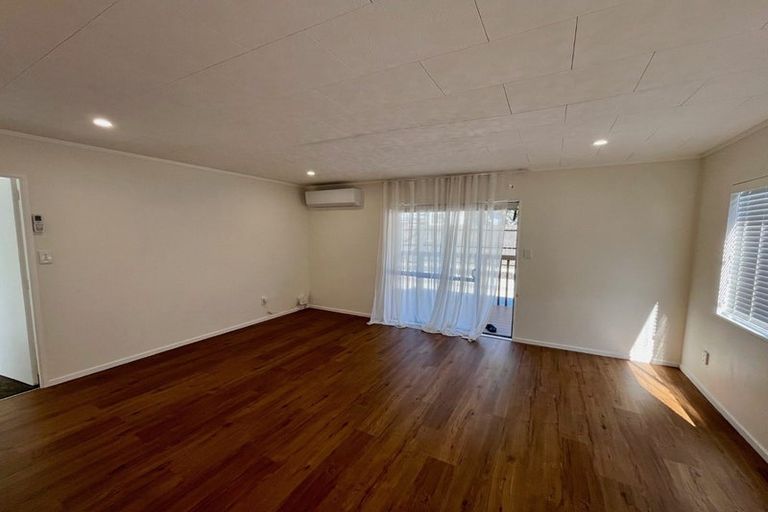 Photo of property in 14 Riserra Drive, Ranui, Auckland, 0612