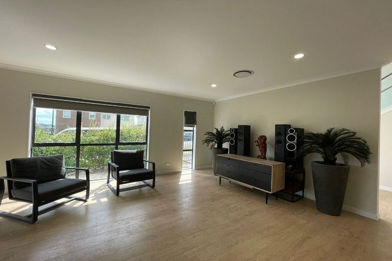 Photo of property in 35 Cloonlyon Drive, Flat Bush, Auckland, 2019