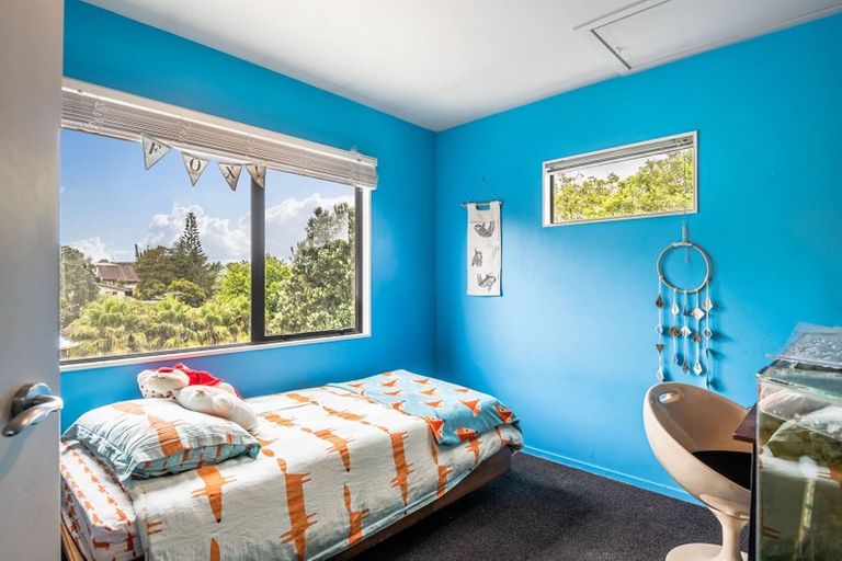 Photo of property in 6a Tallington Crescent, Torbay, Auckland, 0630