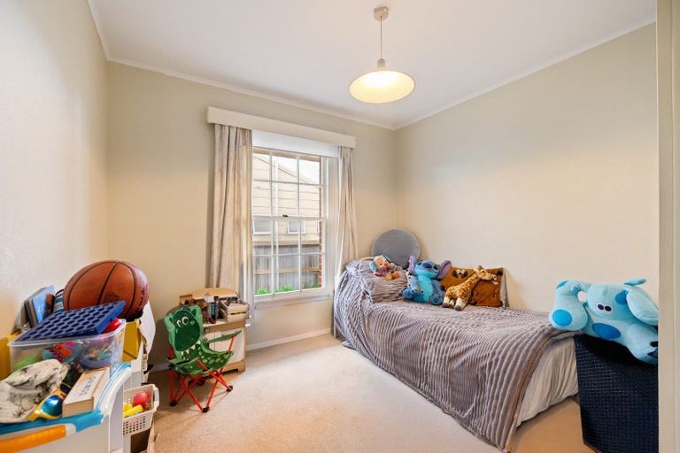 Photo of property in 5 Douglas Road, Amberley, 7410