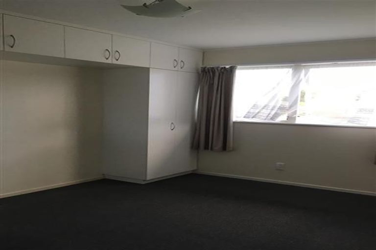 Photo of property in 3 Papa Place, Birkdale, Auckland, 0626