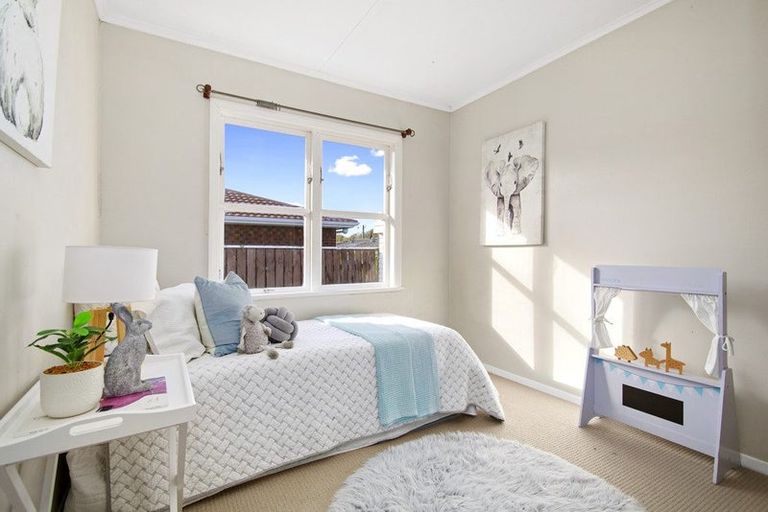 Photo of property in 22a Beauchamp Street, Tawa, Wellington, 5028