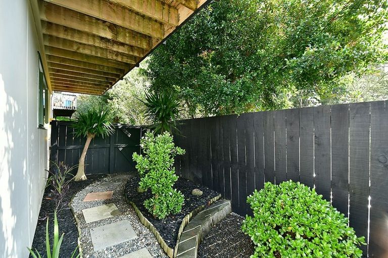 Photo of property in 3/18 Ocean View Road, Hatfields Beach, Orewa, 0931