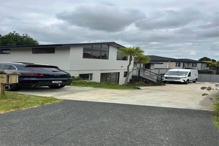 Photo of property in 36 Kingsclere Place, Goodwood Heights, Auckland, 2105