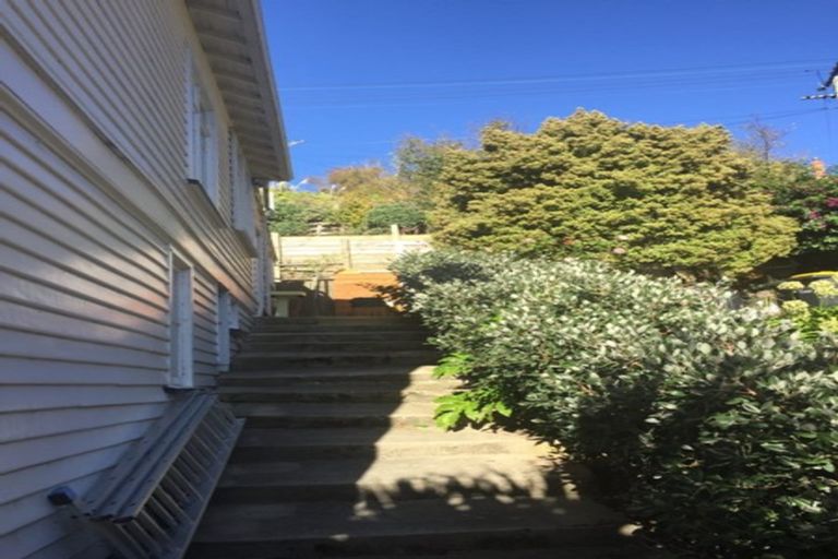 Photo of property in 114 Cliffs Road, Saint Clair, Dunedin, 9012