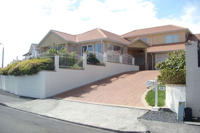 Photo of property in 16 Imran Terrace, Khandallah, Wellington, 6035