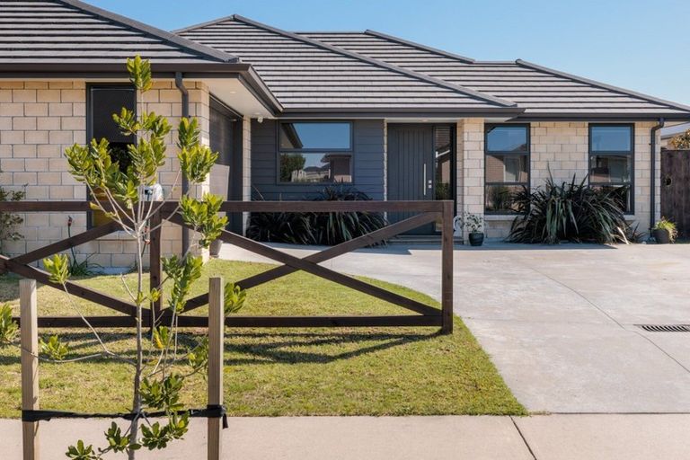 Photo of property in 3 Te Kio Crescent, Papamoa Beach, Papamoa, 3118