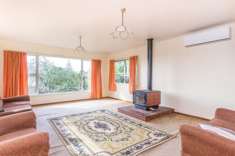 Photo of property in 8 Sarona Avenue, Glen Eden, Auckland, 0602