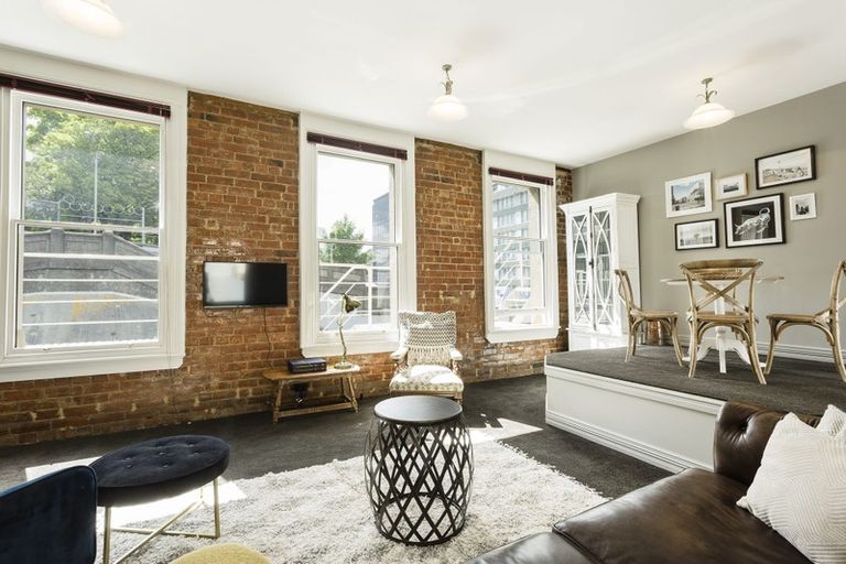 Photo of property in 10/33 Dowling Street, Dunedin Central, Dunedin, 9016