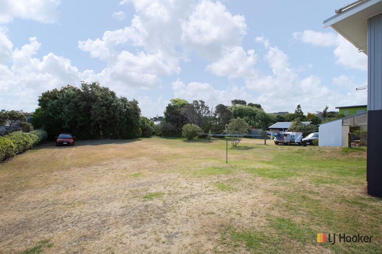 Photo of property in 24 Seaforth Road, Waihi Beach, 3611