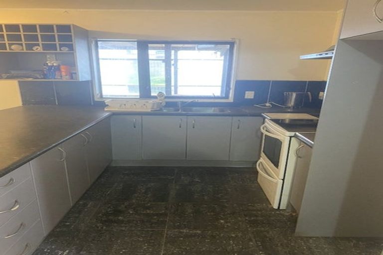 Photo of property in 40 Redoubt Road, Goodwood Heights, Auckland, 2105