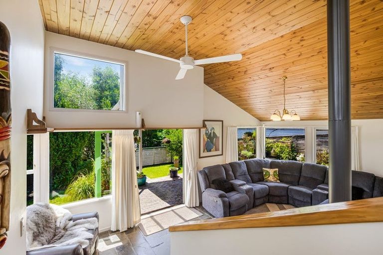 Photo of property in 11 Lemnos Place, Titirangi, Auckland, 0604