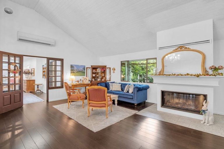 Photo of property in 237 High Street, Oxford, 7430