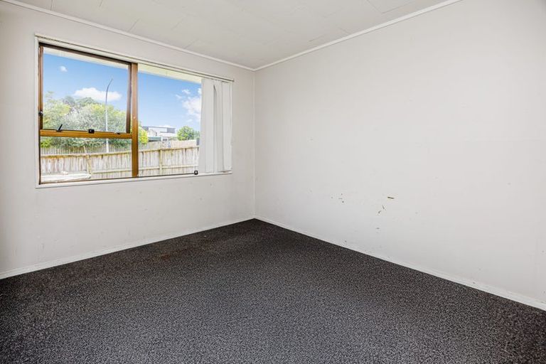Photo of property in 2 Harrington Road, Henderson, Auckland, 0610