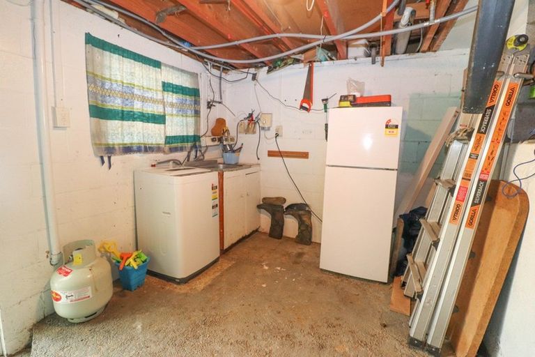 Photo of property in 20 Adams Road, Thornton Bay, Thames, 3575