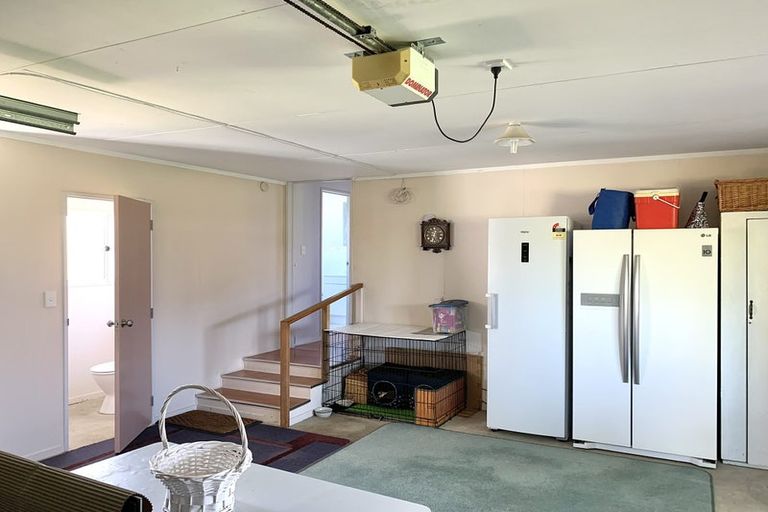 Photo of property in 28 Leeton Drive, Waipukurau, 4200