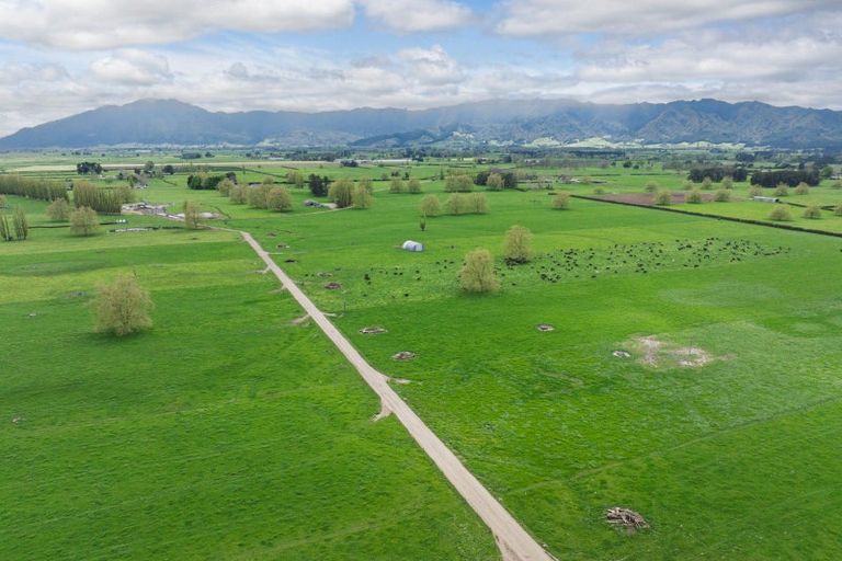 Photo of property in 131 School Road, Te Horo, Otaki, 5582