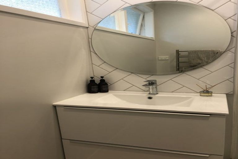 Photo of property in 1/23 Ellen Avenue, Hillcrest, Auckland, 0627