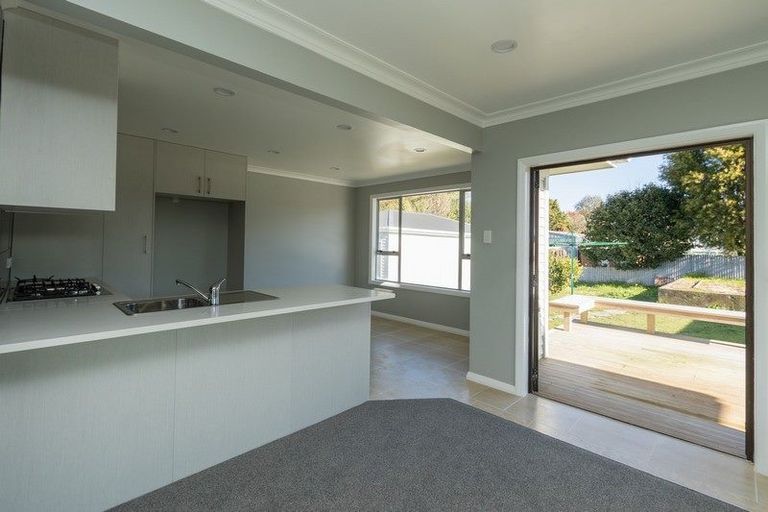 Photo of property in 415 Broadway, Stratford, 4332