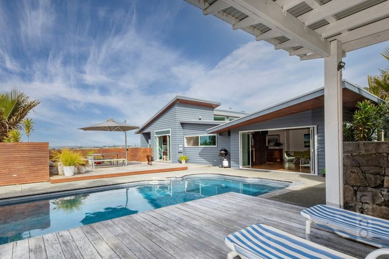 Photo of property in 175 Hanham Road, Kumeu, 0891