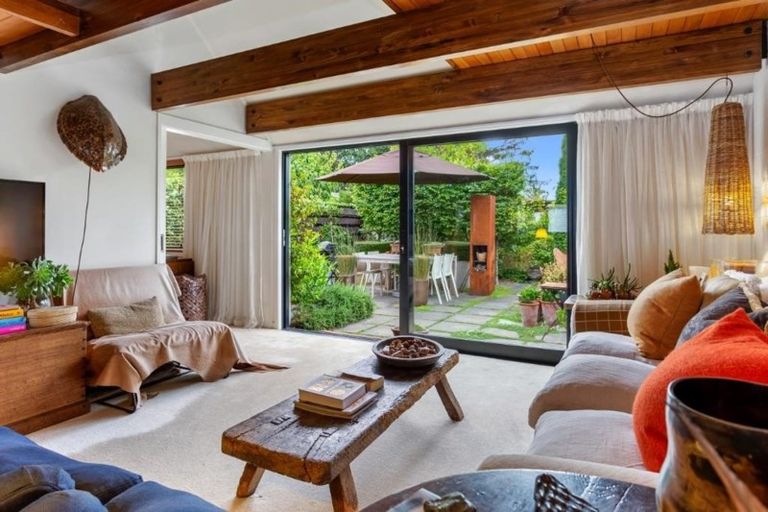 Photo of property in 16 Office Road, Merivale, Christchurch, 8014