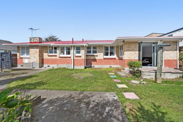 Photo of property in 8 Mabel Street, Levin, 5510