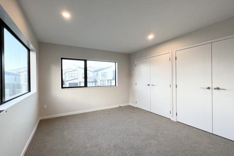 Photo of property in 6 Pohewa Road, Silverdale, 0932