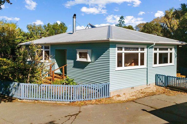 Photo of property in 2/23 Fifield Terrace, Waltham, Christchurch, 8023