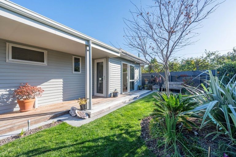Photo of property in 1 Willow Drive, Taradale, Napier, 4112